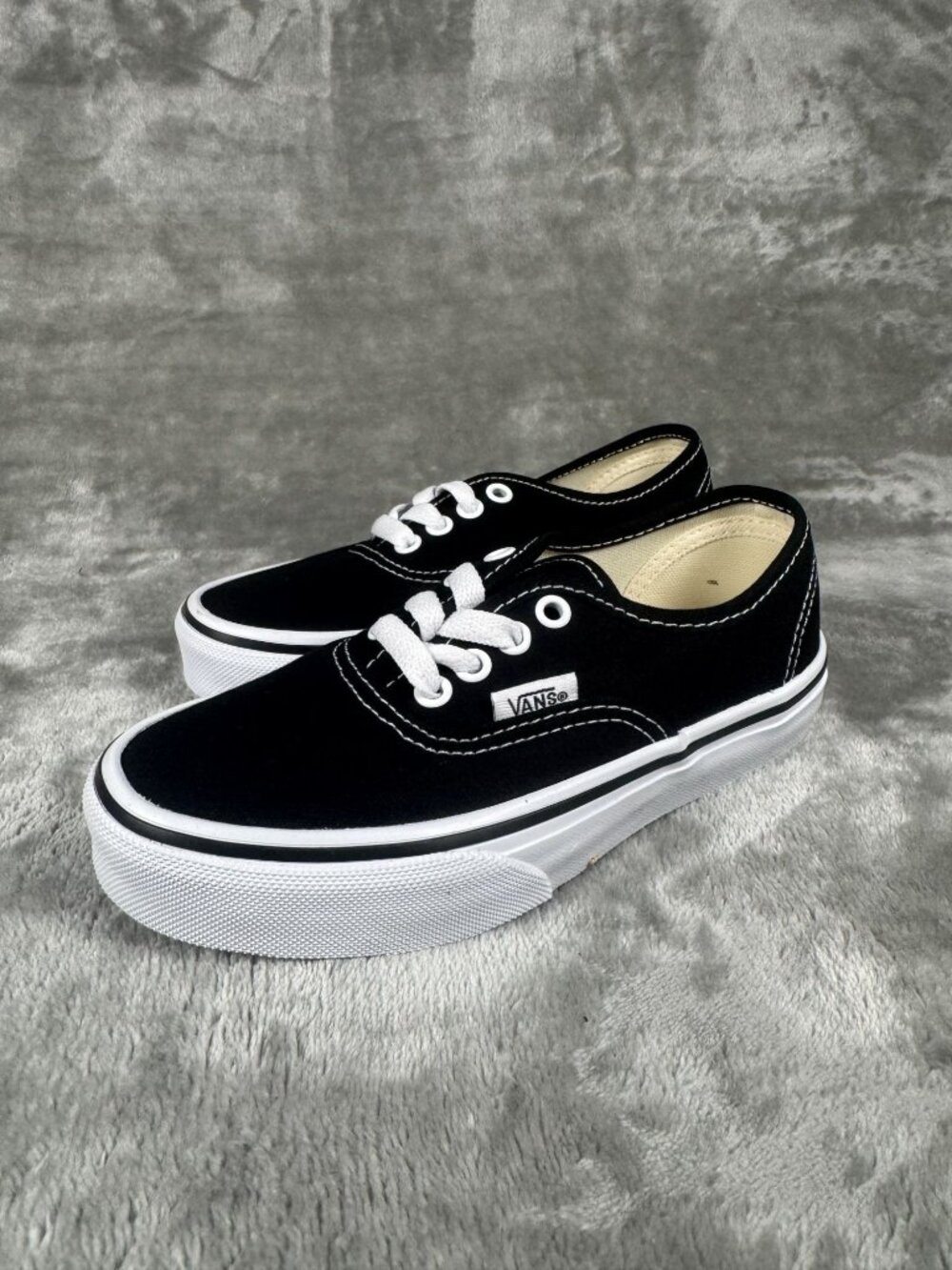 Vans Authentic Black & White Canvas Sneakers Kid Size 13 UY Classic Low-Top Shoe